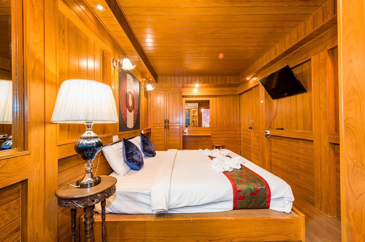 Baan Ratchapruek Villa Phuket Екстериор снимка