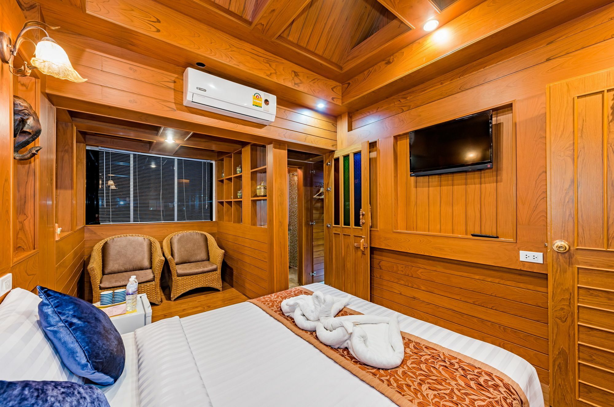 Baan Ratchapruek Villa Phuket Екстериор снимка