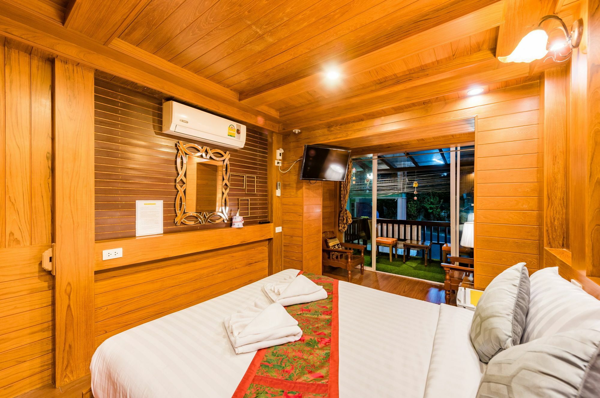 Baan Ratchapruek Villa Phuket Екстериор снимка